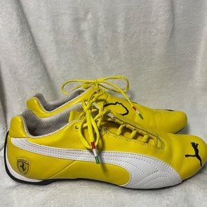 Men's Yellow Ferrari Future Puma sneakers.
Size 9.5